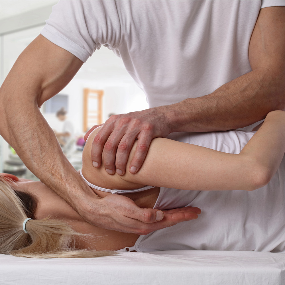 osteopatia-ajuste-espalda-alivio-dolor